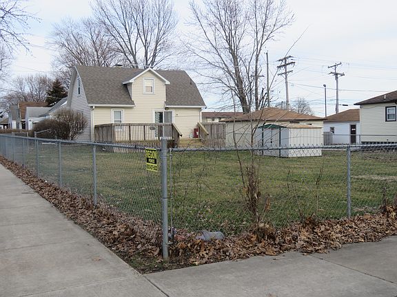3rd image of 860 W Park Dr