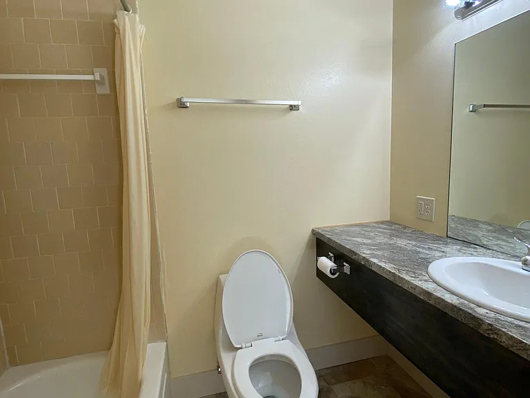 2241 W Pensacola St #16 — Photo 8