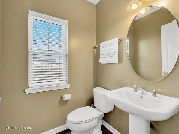 3343 Kentshire Cir, Aurora, IL 60504