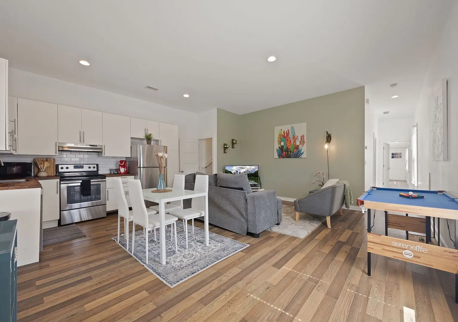 906 Allene Ave SW — Photo 2