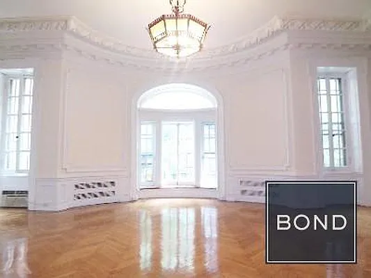 Rented by Bond New York | media 35