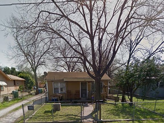 2nd image of 226 E Sayers Ave