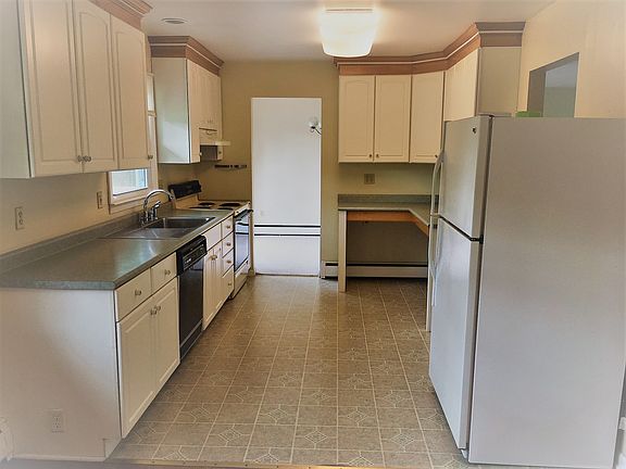 Lots of cabinet space...