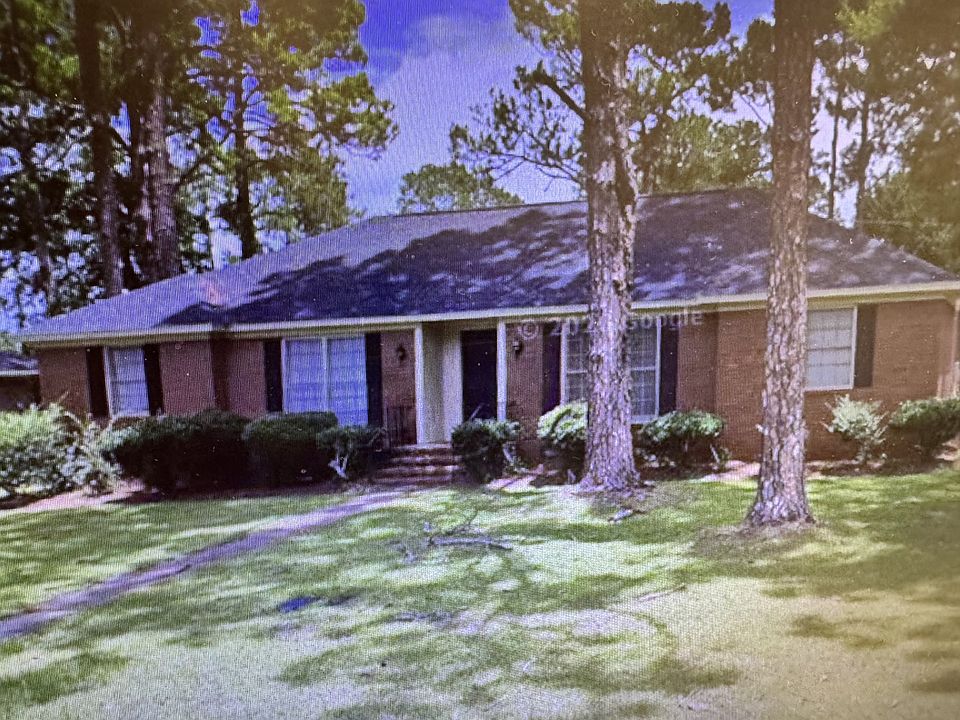 1st image of 2805 Falcon Ln #B