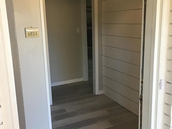 Entry way with coat closet