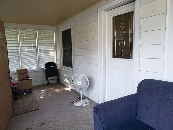 5th image of 2200 6th Ave