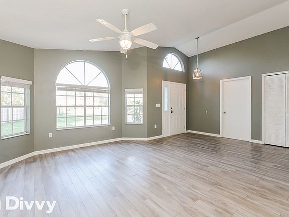 3rd image of 912 English Oaks Ct