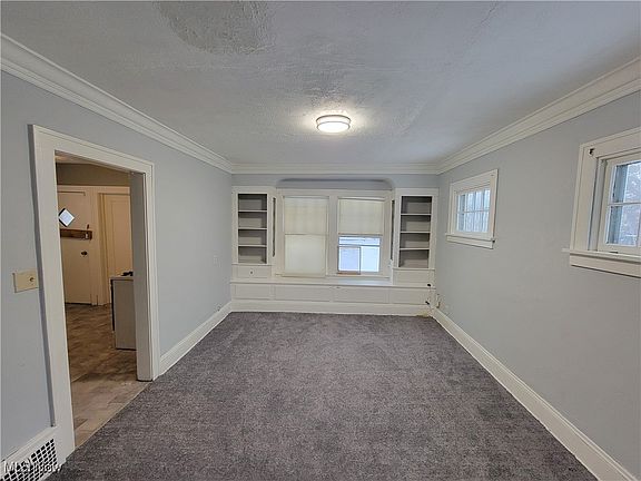 5th image of 12701 Angelus Ave