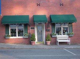 14 N Mitchell Ave, Bakersville, NC 28705