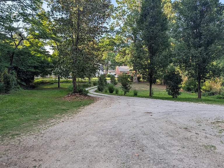2033 McAfee Rd — Photo 17