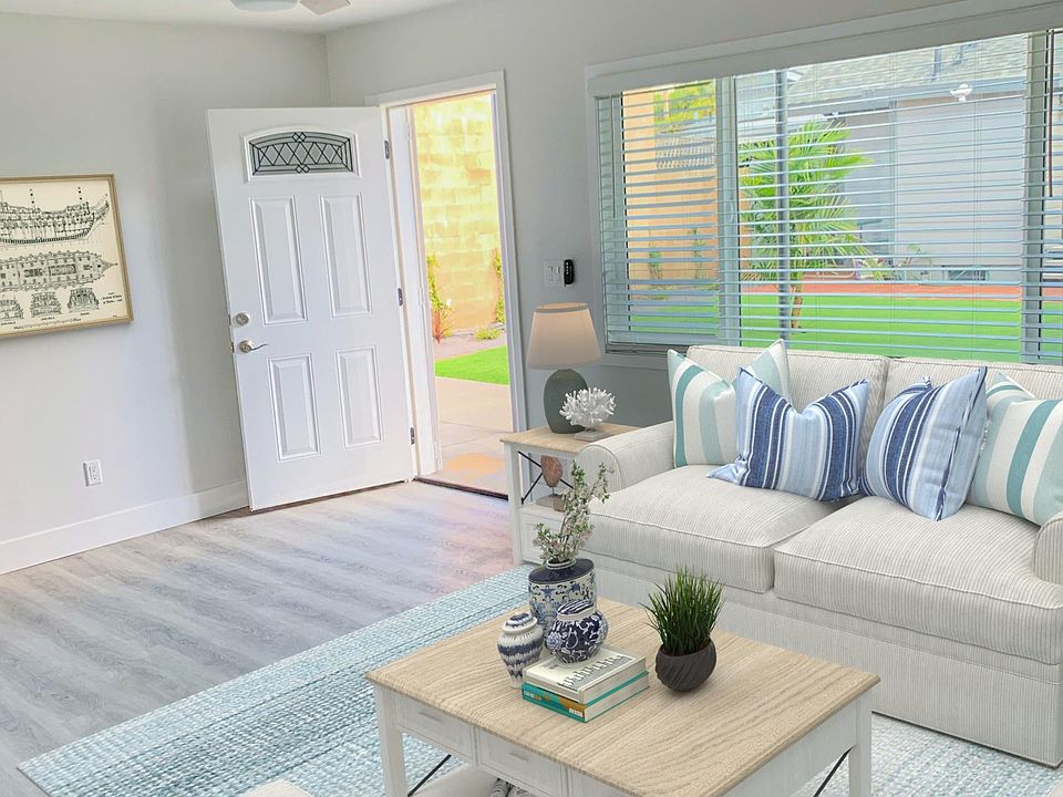Living room/main entrance
