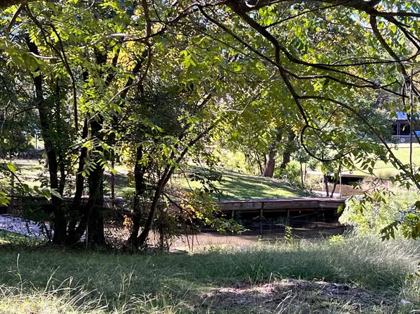 139 Evergreen Dr, Mabank, TX 75156