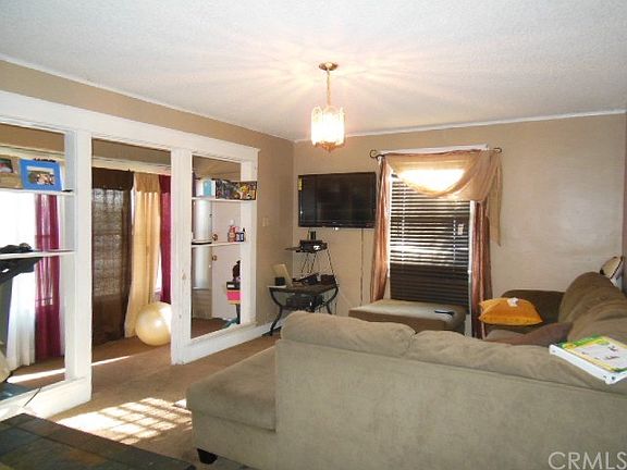 3rd image of 542 W 91st St