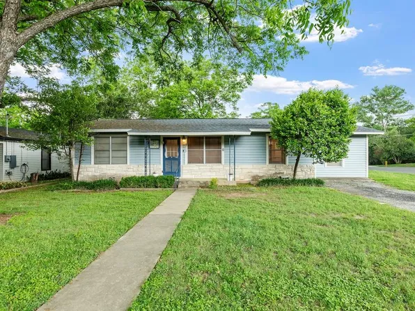 413 W Travis St, Fredericksburg, TX 78624