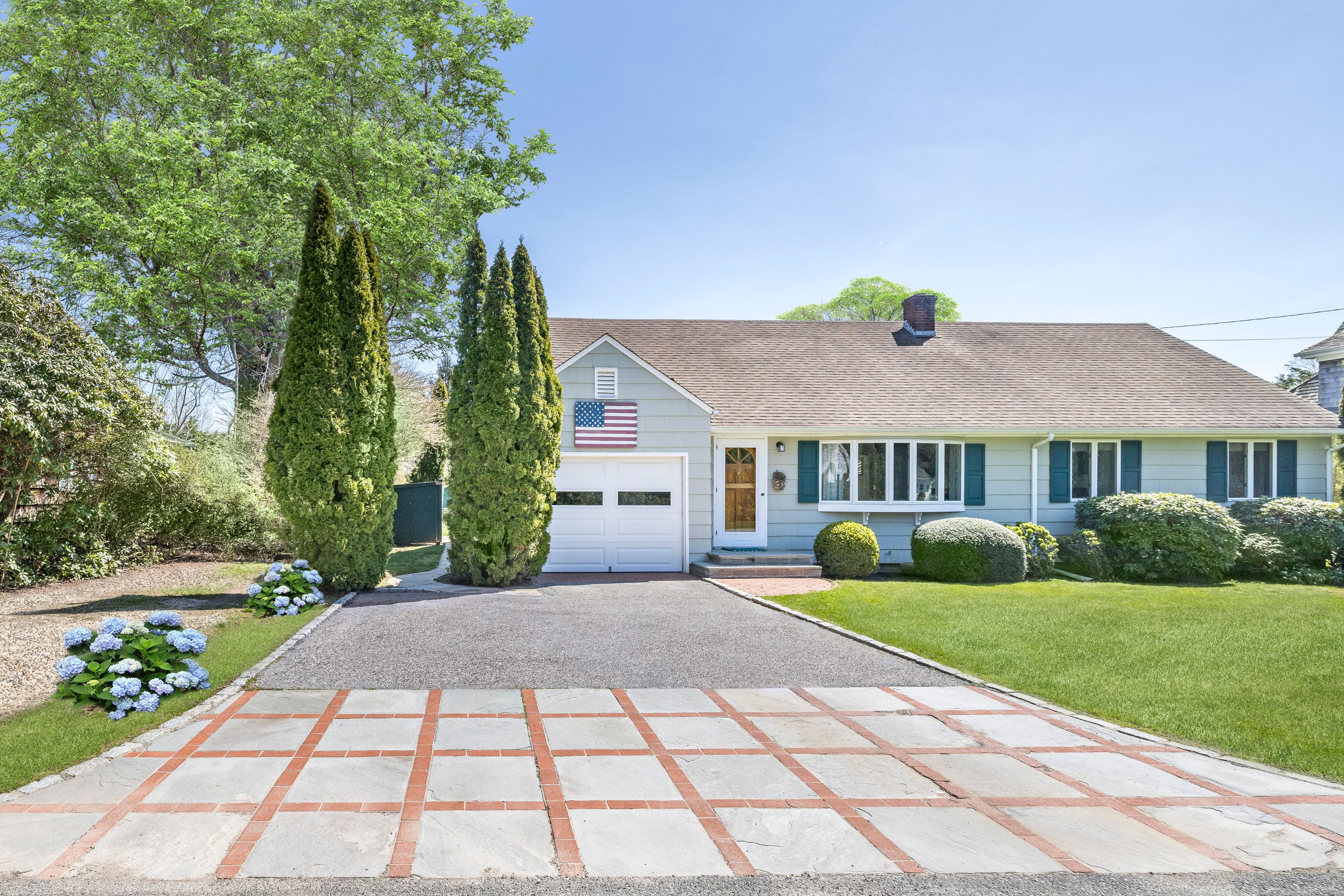 38 Conklin Ter, East Hampton, NY 11937 Out East