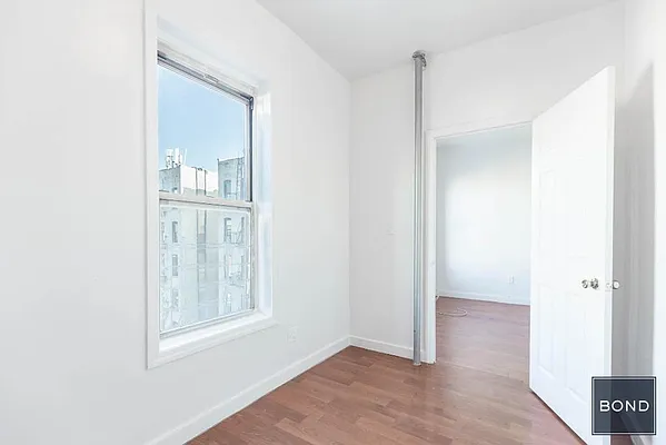 Rented by Bond New York | media 7