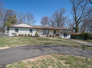 1539 W Bensalem Ave, Bensalem, PA 19020