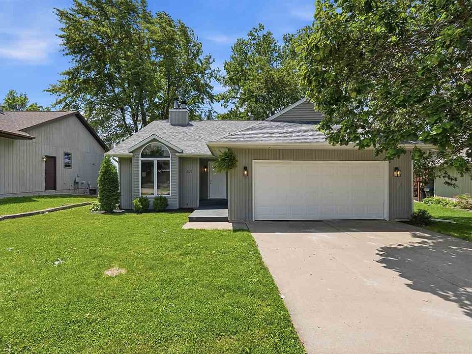 1st image of 823 Pepper Dr