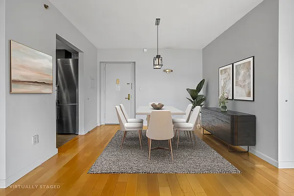 Sold by Poljan Properties Inc. | media 3