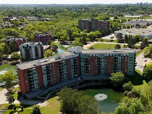 30 Blue Springs Dr #102, Waterloo, ON N2J 4T2