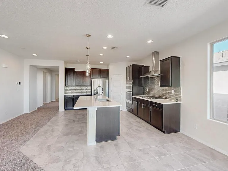 6405 Kings Canyon Cv NE — Photo 37