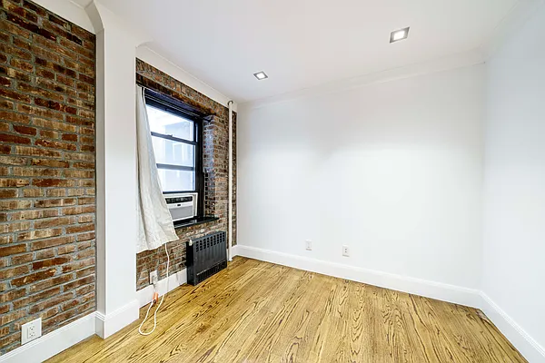 Rented by Douglas Elliman | media 10