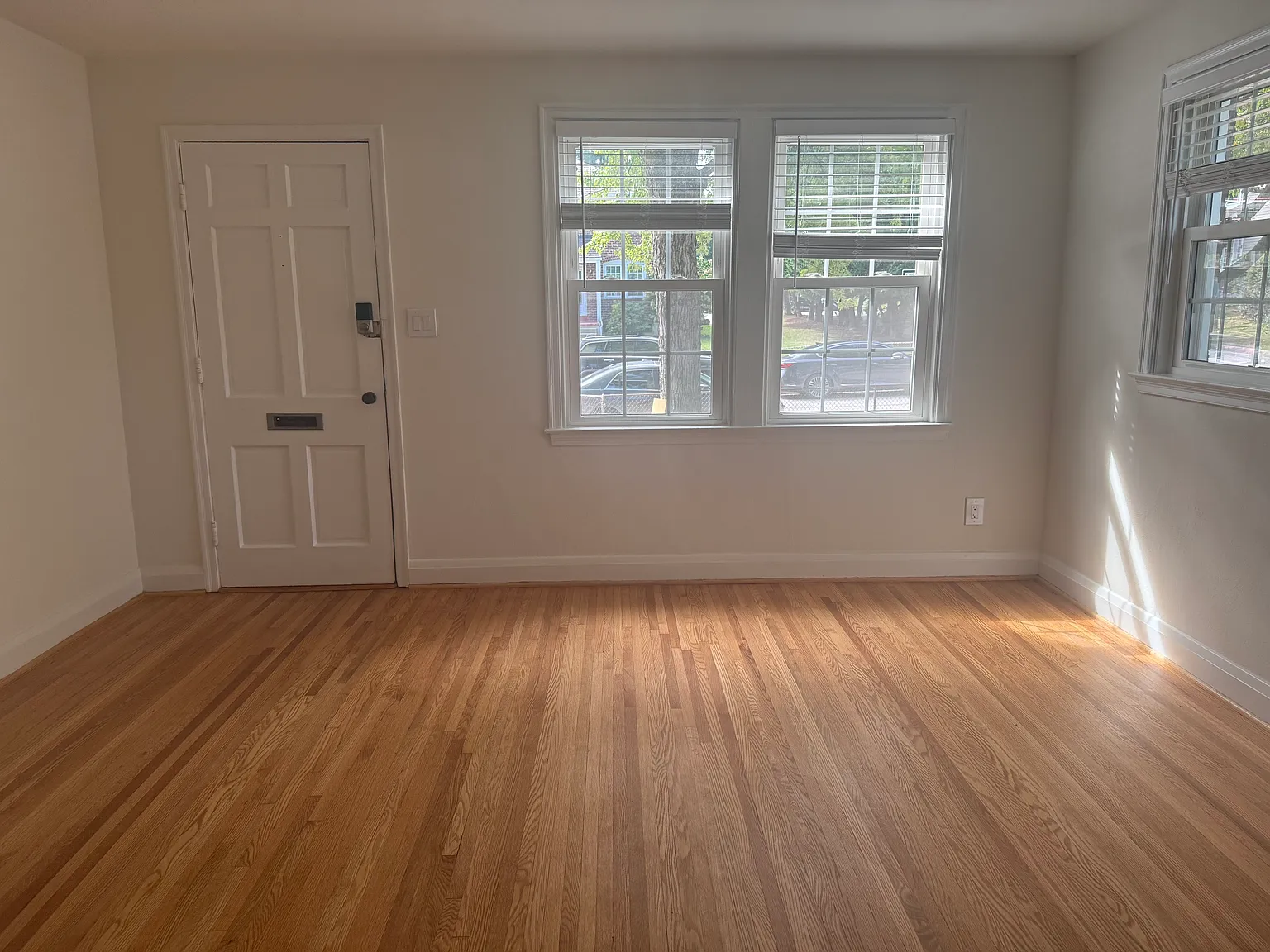 2 bed, 1160 sqft, $2,600 — Photo 4