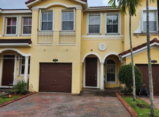 15066 SW 9th Way, Miami, FL 33194