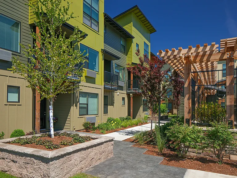 The Tennyson At Crescent Village — Photo 25