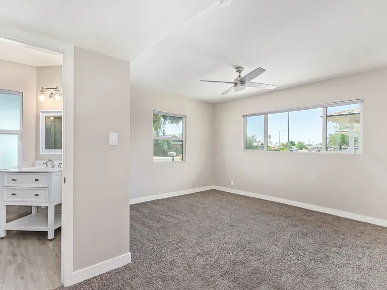2136 W Village Dr — Photo 26