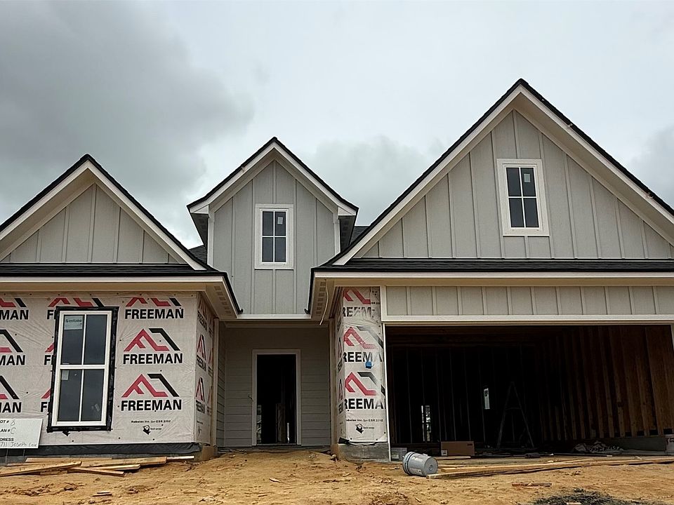 1st image of 711 Joseph Ln #2