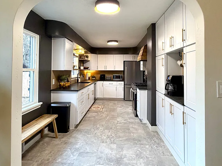 206 E Ash St — Photo 11