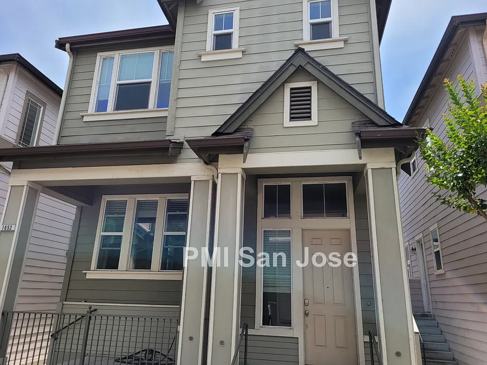 1652 Salamoni Ct