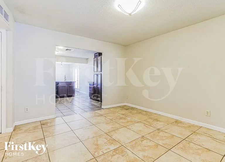 2518 E Don Carlos Ave — Photo 6