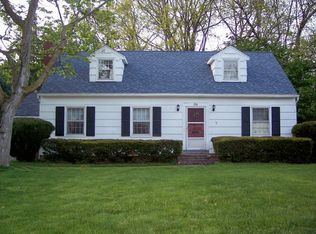 56 Lake Meadow Dr, Rochester, NY 14612