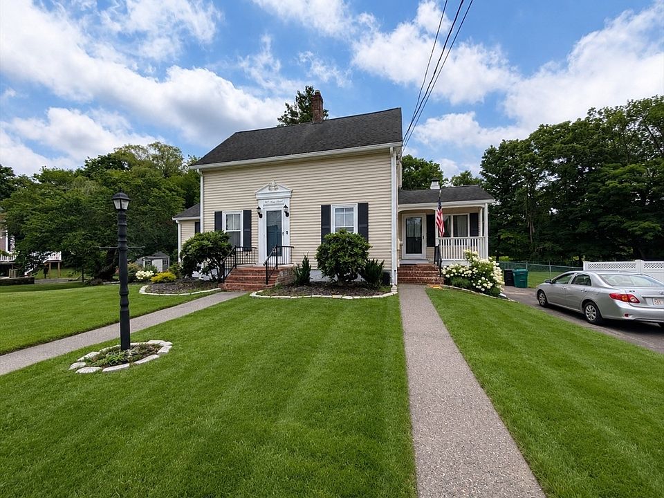 1st image of 422 Main St