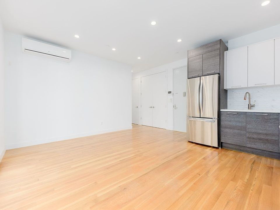 1st image of 625 E 18th St #4
