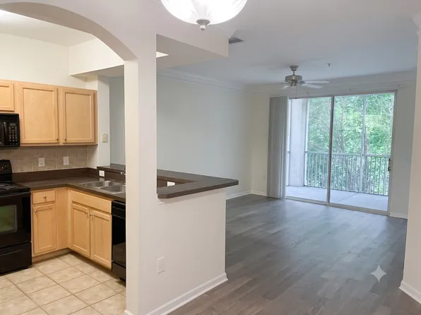 12837 Madison Pointe Cir APT 206, Orlando, FL 32821