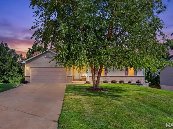 1761 Fairview Farms Cir, Wentzville, MO 63385