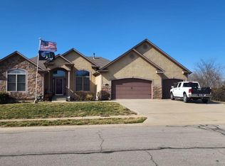 724 Danford Dr, Louisburg, KS 66053