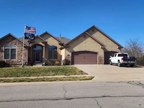 724 Danford Dr, Louisburg, KS 66053
