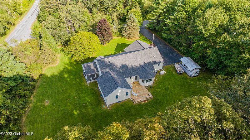 3rd image of 145 Boulderwood Drive