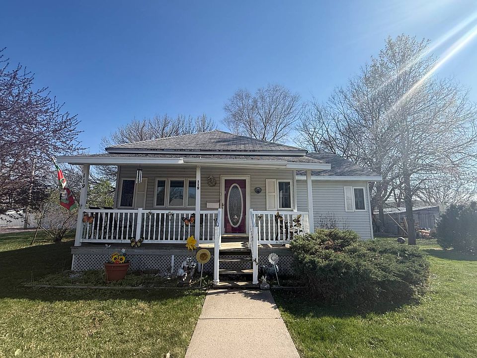 1st image of 119 W Clay St