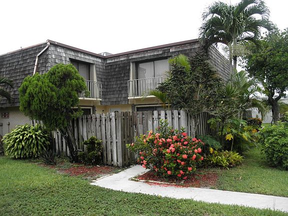 2nd image of 27 Lake Arbor Drive