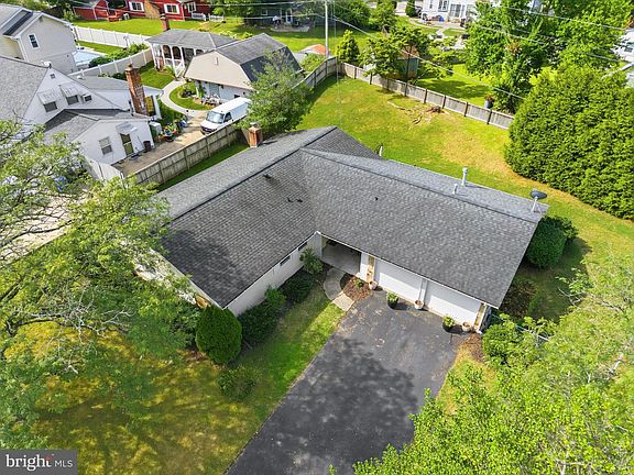3rd image of 3120 Trinity Dr