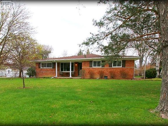 2nd image of 1481 Rollins St
