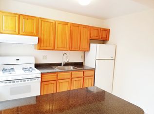 25-23 37th St #3, Astoria, NY 11103