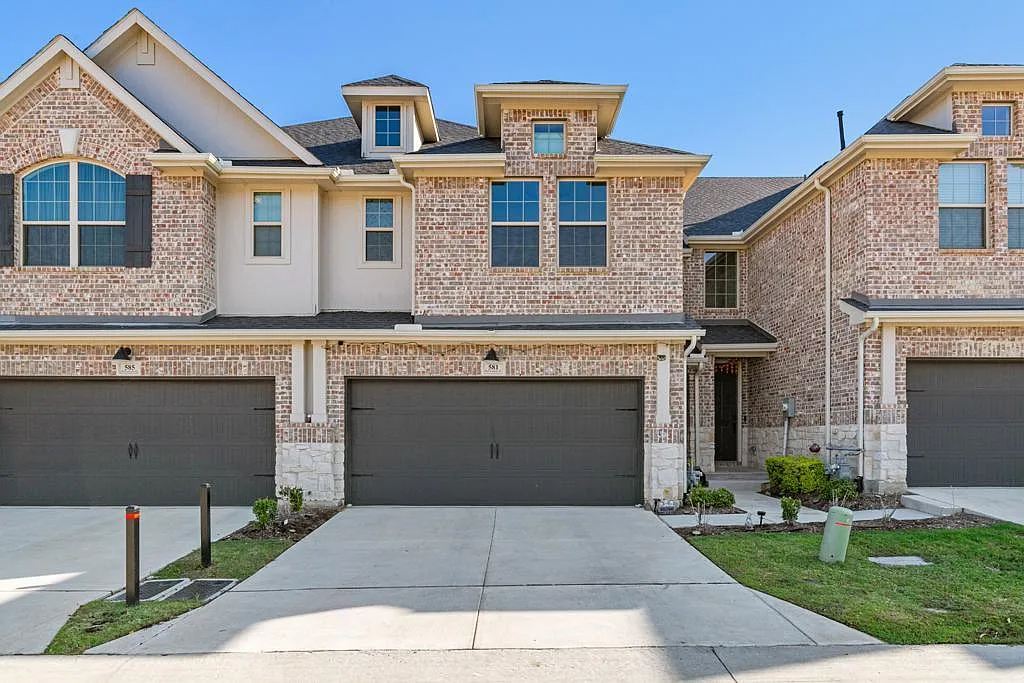 3 bed, 2.5 bath, 1864 sqft, $3,200 — Photo 1