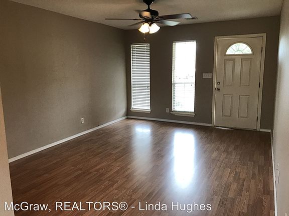 3rd image of 844 Highland Ct