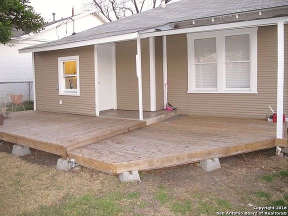 3rd image of 1240 Sacramento St